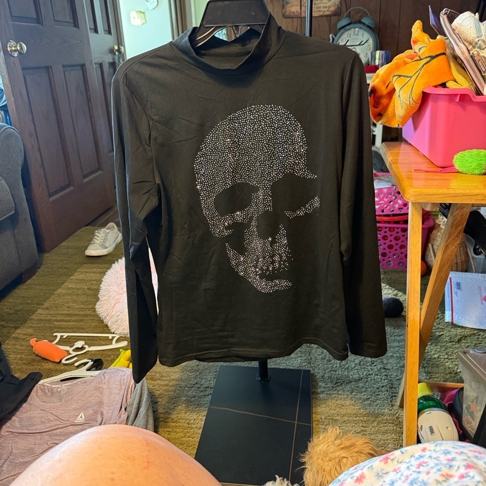 Black Skull Long Sleeve Tee​